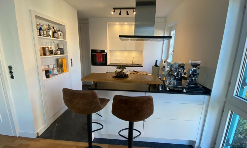 Hochglanz Küchenmöbelfronten - hell & modern